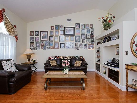 5th image of 19928 Wyndmill Cir