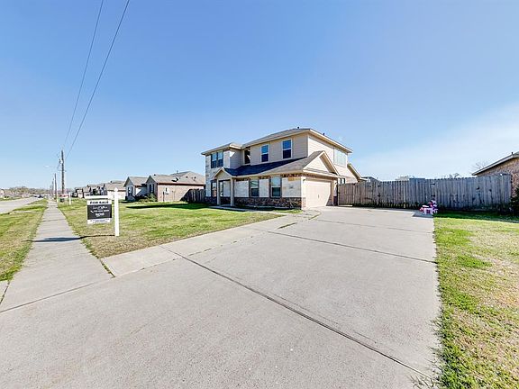 2nd image of 118 Ella St