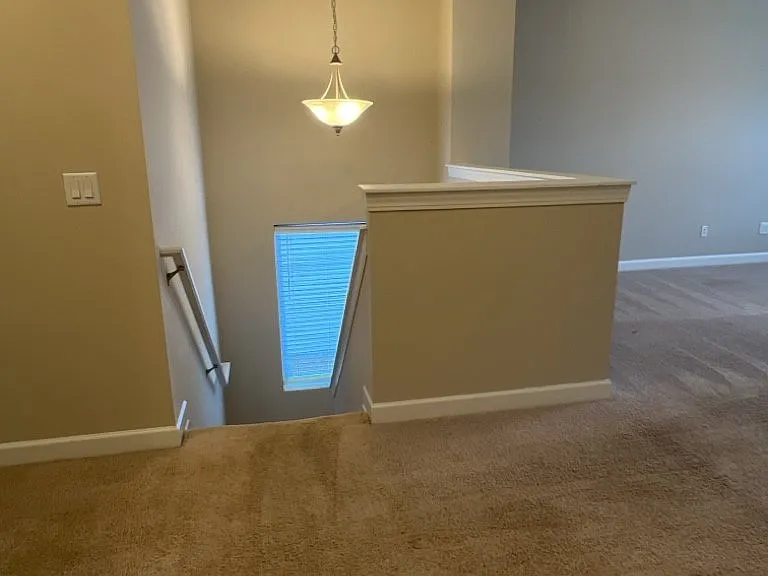 579 Crossland Dr — Photo 6