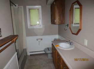 305 Woodland Dr, Buchanan, MI 49107