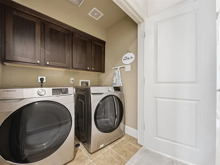 5929 Kansas St — Photo 26