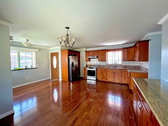 4th image of 1715 Olona Ln