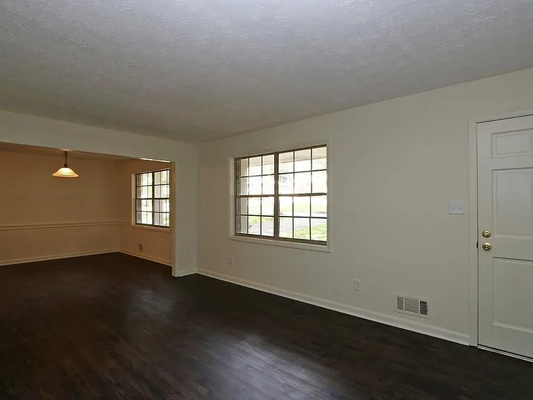 4215 Fawn Ln SE — Photo 5