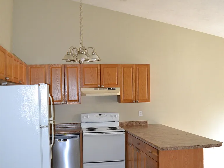 2041 Continental Ave — Photo 10