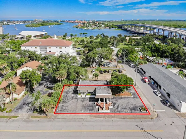 207 Magnolia St, New Smyrna Beach, FL 32168