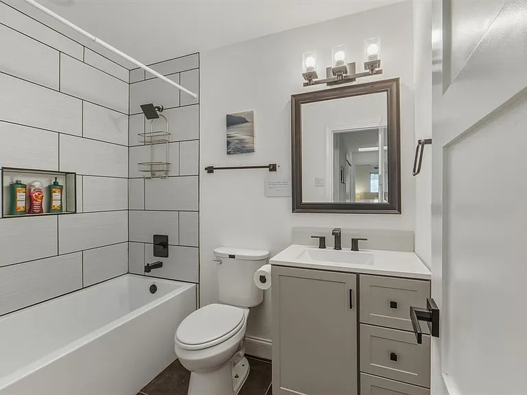 2107 Lewood Cir — Photo 17