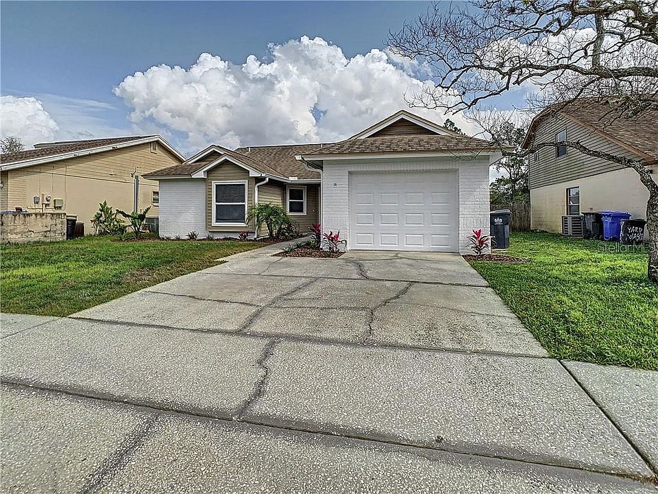 1st image of 12842 Dunhill Dr