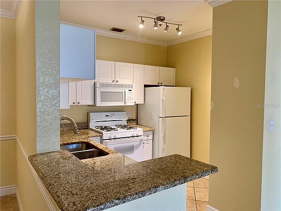 3rd image of 2732 Via Murano Unit 522