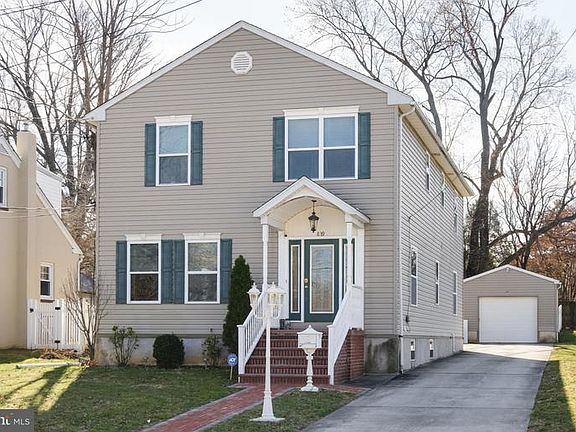 3rd image of 839 Agnes Ave