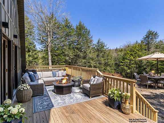 3rd image of 343 Dahlia Road