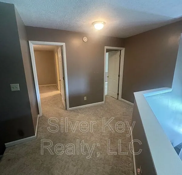 136 S Matlock Ave — Photo 14