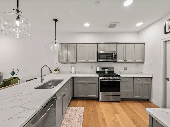 200 Revere St Unit 4105, Canton, MA 02021