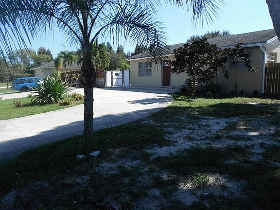 9036 Fountain Rd Front