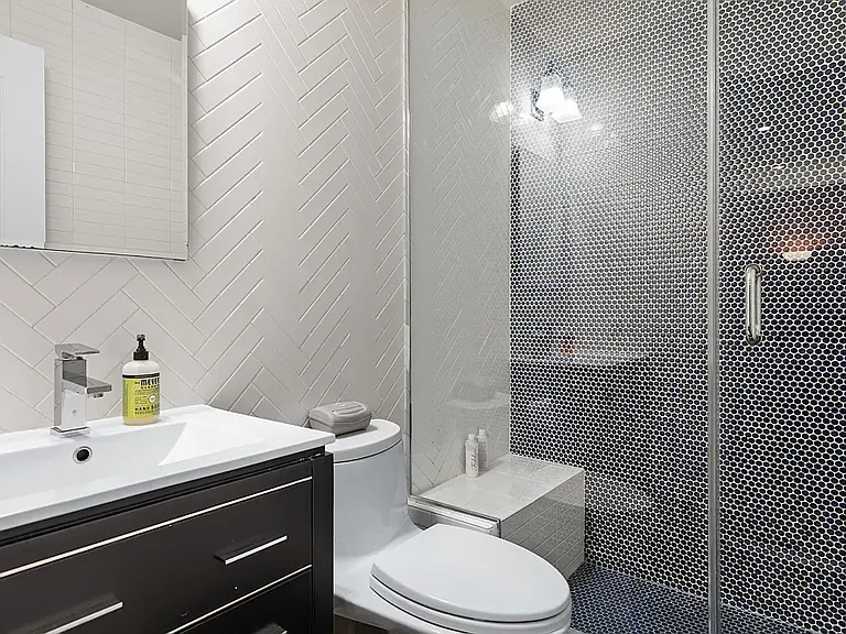 412 W 36th St #2B — Photo 8