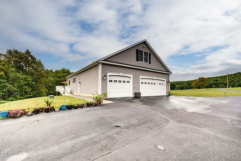 5th image of 2958 New Scotland Road