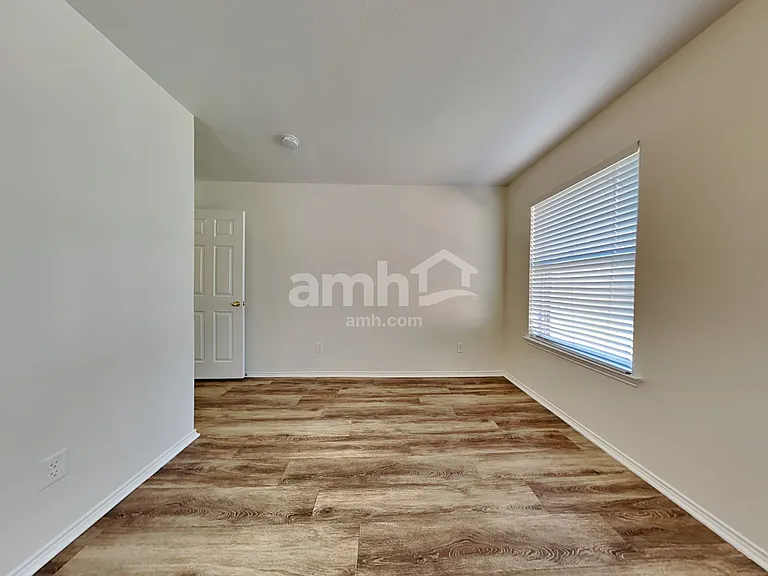 333 Rock Hill Dr — Photo 17