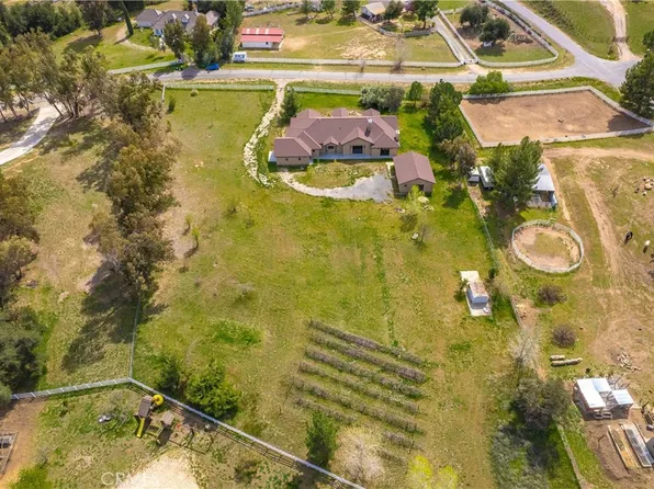 17370 Rodeo Rd, Lake Elsinore, CA 92530