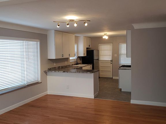 3rd image of 7531 Oxford Dr #2