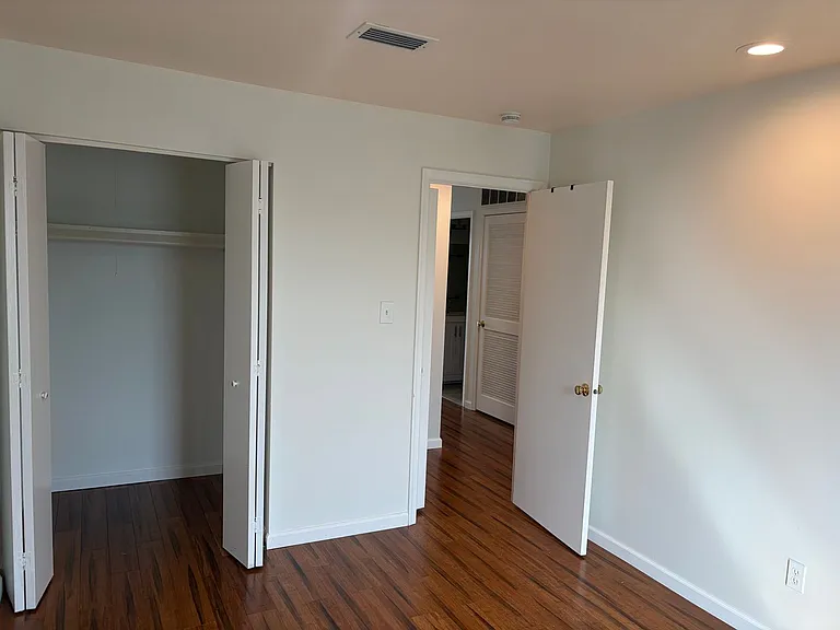 421 Wendover Dr #126B — Photo 22