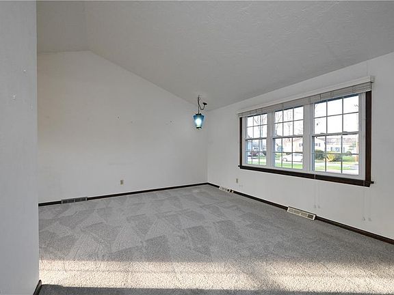 4th image of 1803 W 44th St