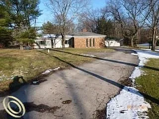 805 Martindale photo 1