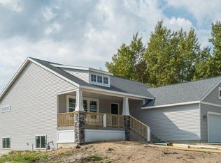 14716 Leonard St, Spring Lake, MI 49456