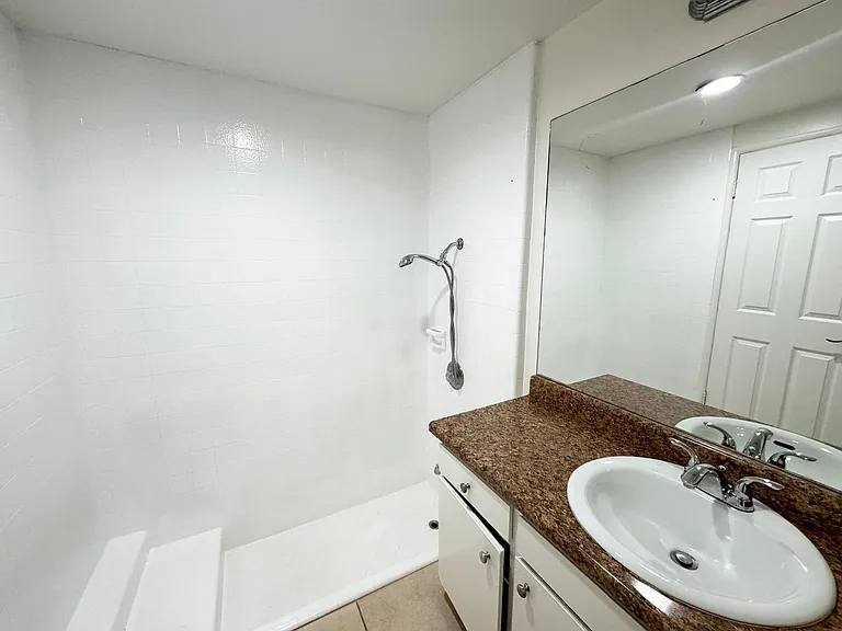3737 Calle De Carlos #3 — Photo 11