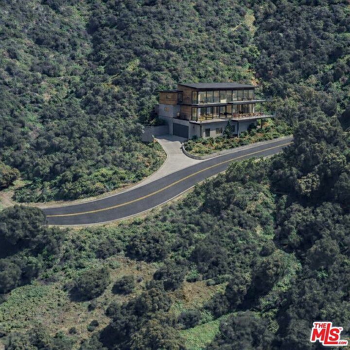 2nd image of 5660 Greenwich Rd