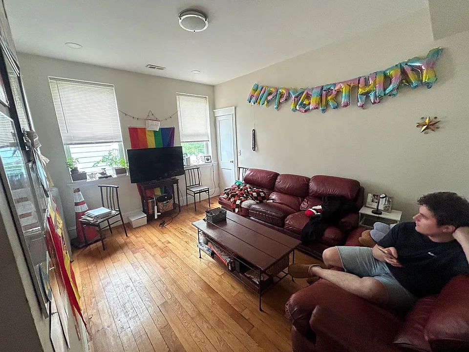 16 Copenger St #2