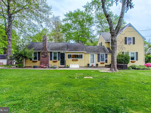 1119 Pine St, Lansdale, PA 19446