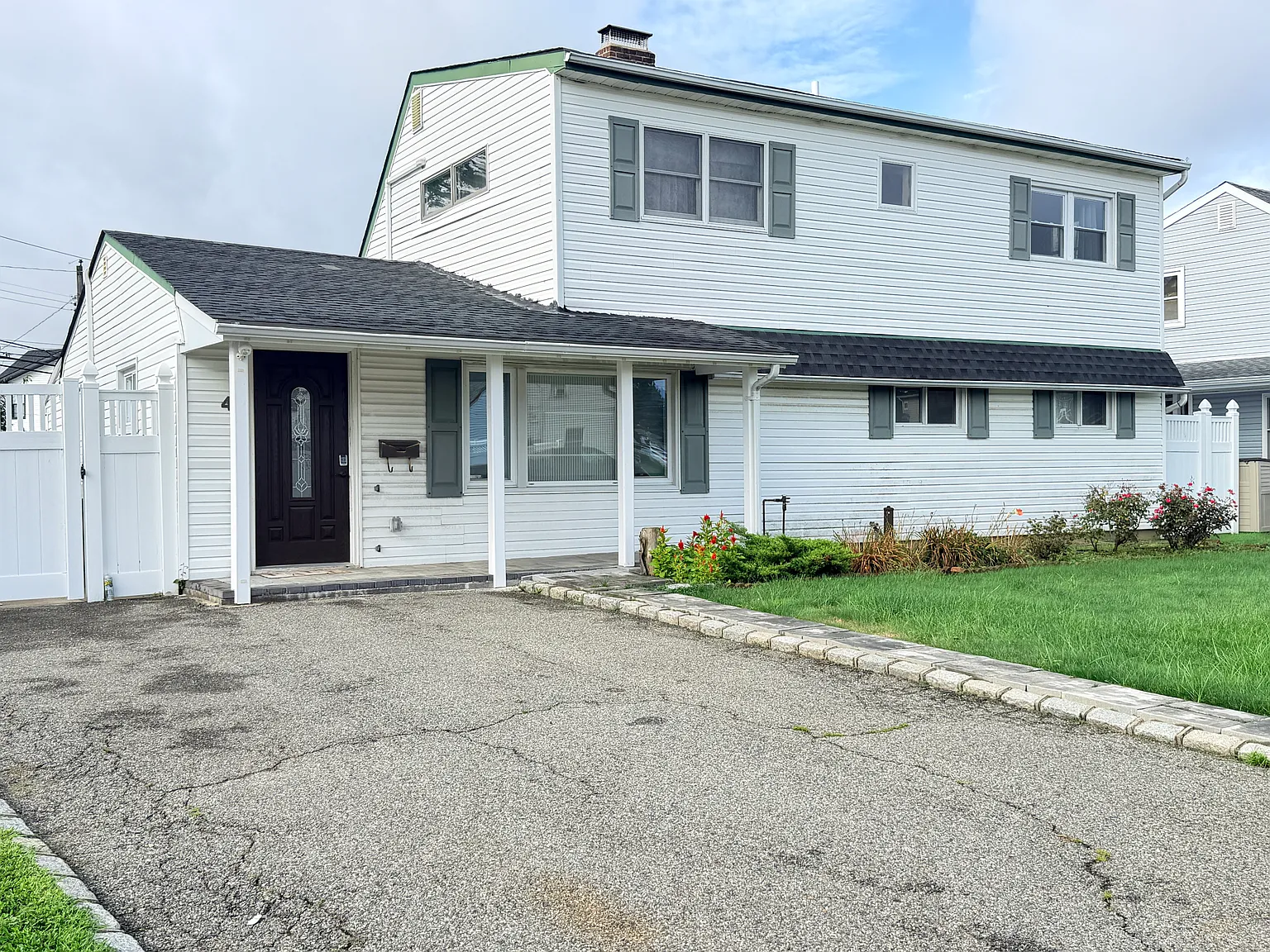 4 bed, 1636 sqft, $4,650 — Photo 1