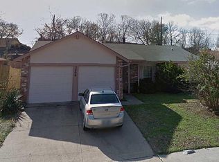 2400 Heathercrest Dr, Arlington, TX 76018