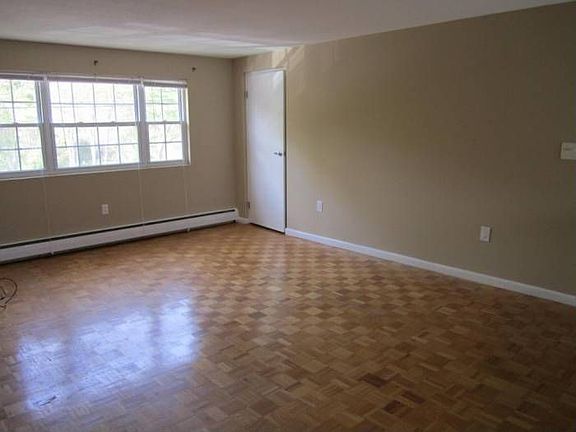 4th image of 50 Washington Park Dr APT 8