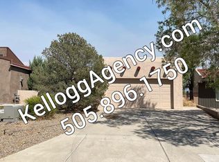620 Lakeview Cir SE, Rio Rancho, NM 87124