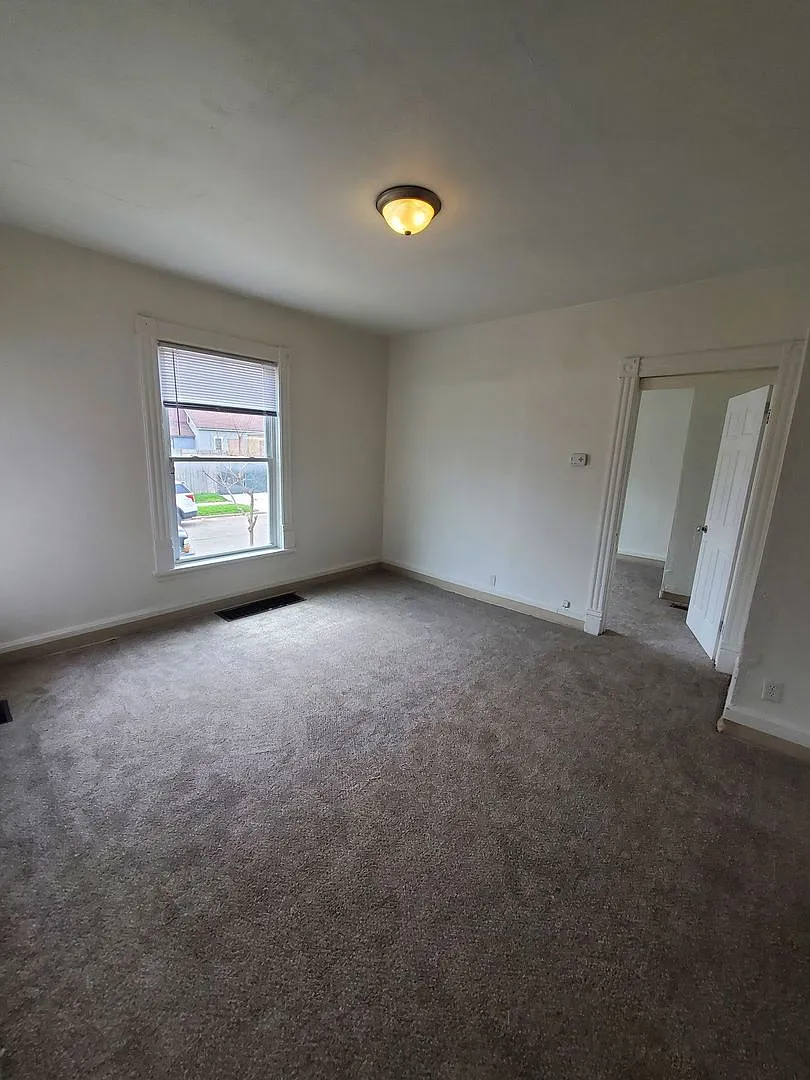 612 10th St. - 3 Unit — Photo 2