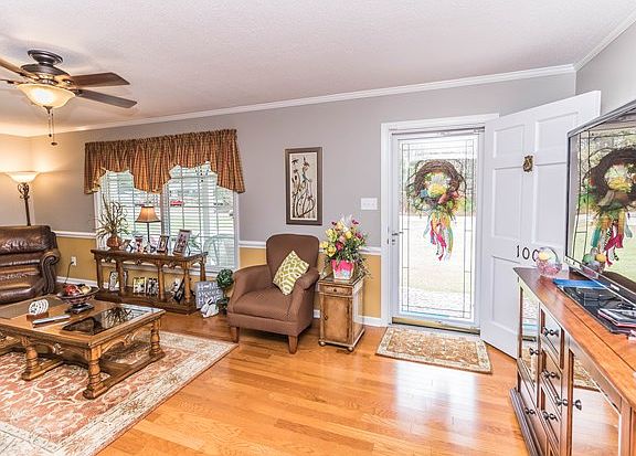 2nd image of 100 Joy Dr
