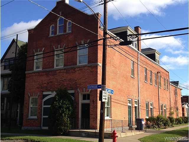 1st image of 131 Southside Pkwy