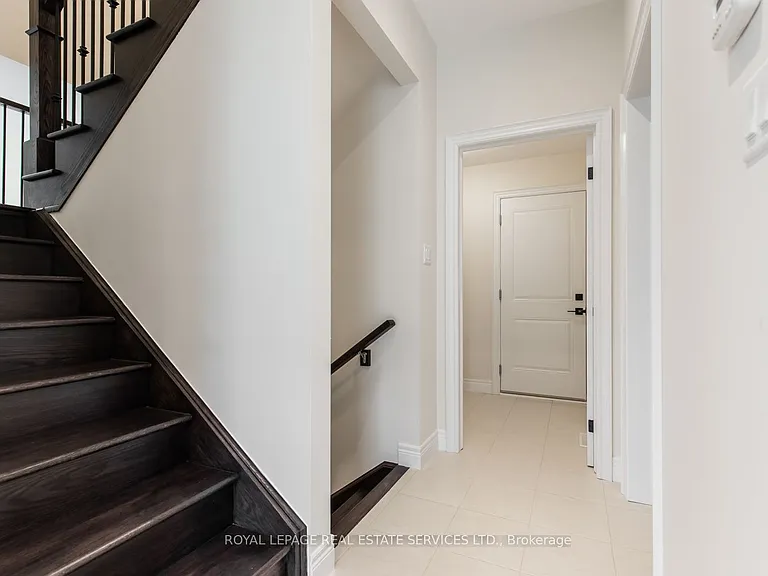 42 Beachwalk Cres — Photo 17