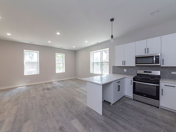2nd image of 3132 S Lituanica Ave #1N