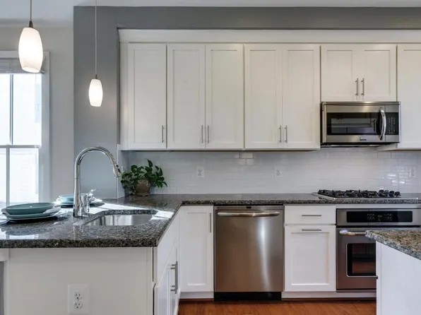 816 1st St, Alexandria, VA 22314