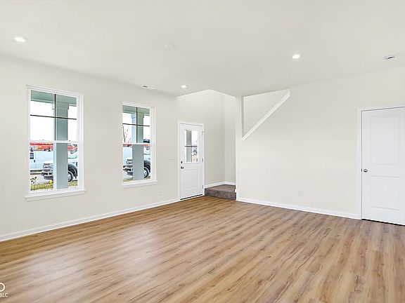 4th image of 3959 Wren Dr