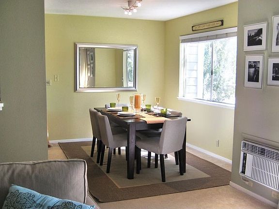 3rd image of 1554 Four Oaks Cir