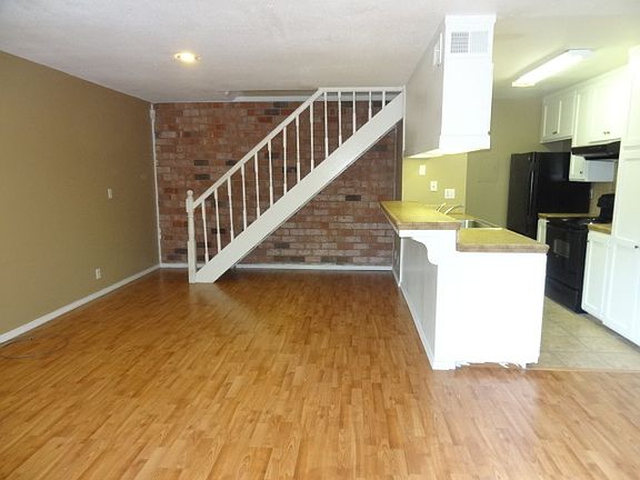 3rd image of 2122 Skylark Ct APT 2