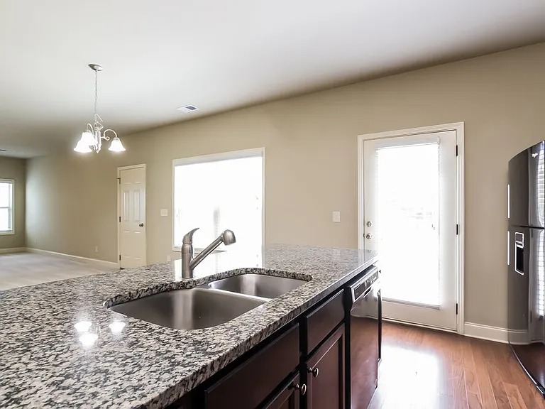 1415 Kilchis Falls Way — Photo 4