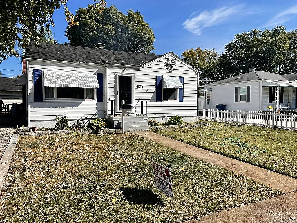 1733 Bremen Ave photo 1