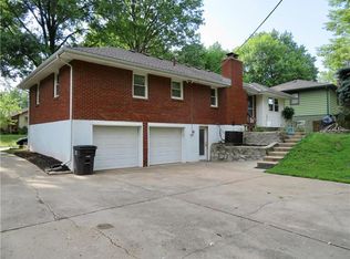 3913 S Woodbury St, Independence, MO 64055