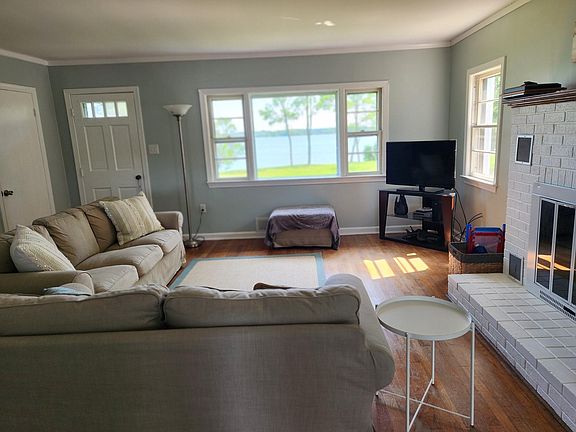 3rd image of 16410 Fishermen Way