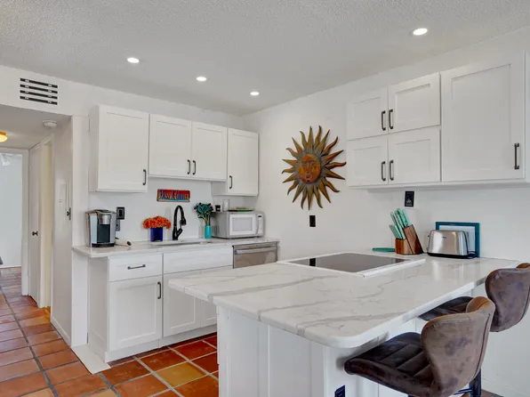 108 14th Ave APT 1, Saint Pete Beach, FL 33706