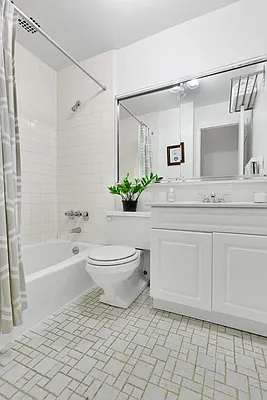 Rented by Cooper & Cooper Real Estate | media 14