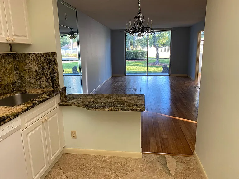 2571 Aragon Blvd #122 — Photo 4